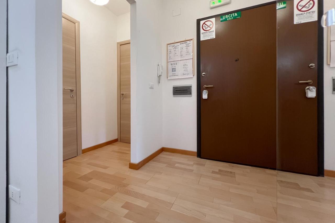 La Casa Di Roma Apartment ภายนอก รูปภาพ